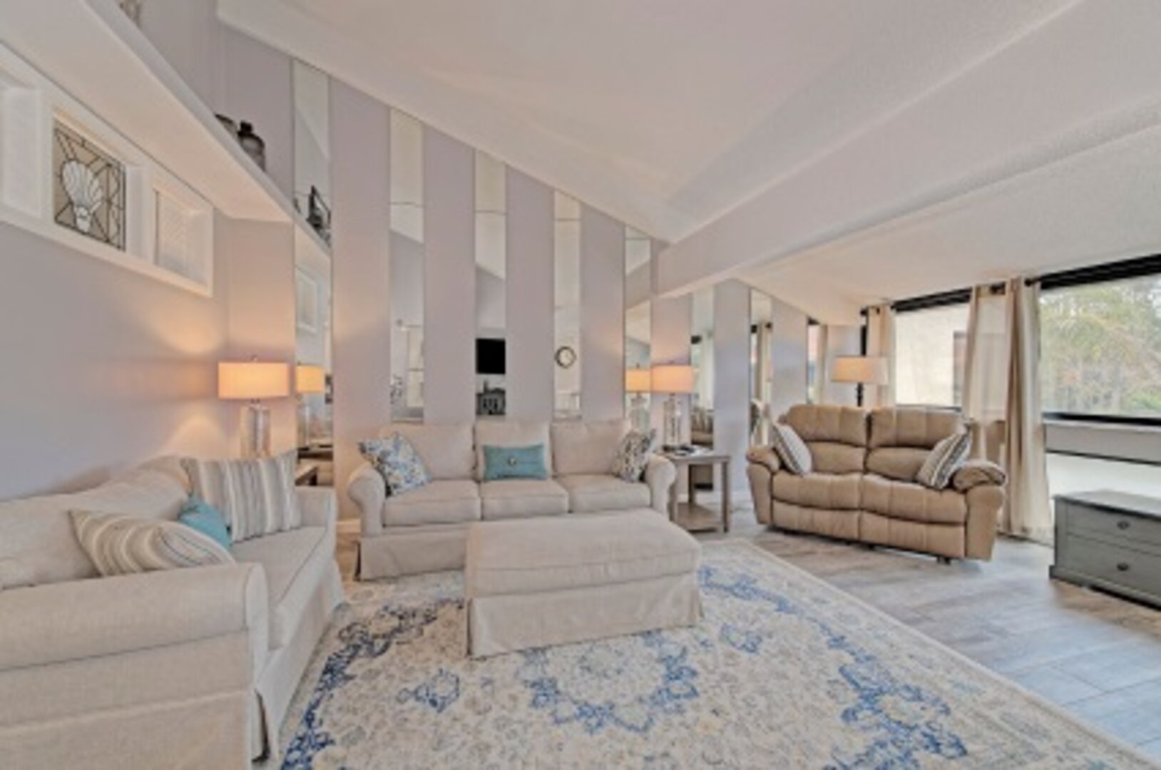 LivingRoom4